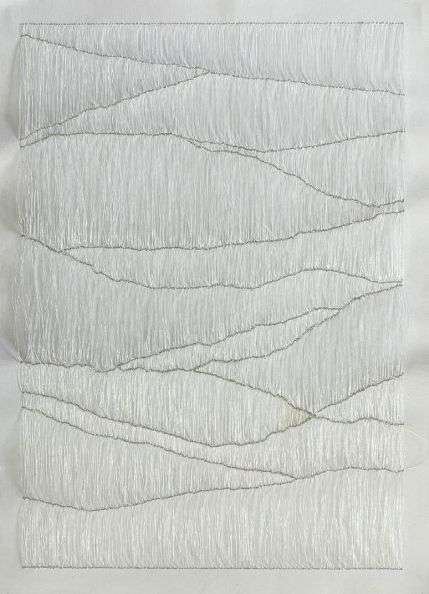 Gesa-Lange_Sutura-alba-3_2022_Garn-auf-Leinwand_kl