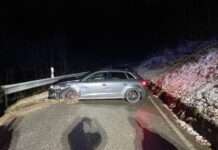 Verkehrsunfall bei winterglatter Fahrbahn