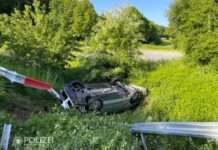 Unfall gebaut und zu Fuß geflüchtet – Zeugen gesucht!