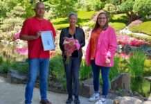 Yoshiaki und Yoshi im „See der schillernden Farben“