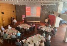 Digitaler Nachmittag für Senioren – Sparkassen-Azubis helfen über Internet-Hürden hinweg