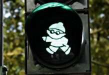 Sollen die Mainzelmännchen die RPTU repräsentieren? – Show Debatte Professor*innen gegen Studierende