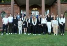 Ärzte für die Westpfalz: Verein übergibt Urkunden an 15 Stipendiaten