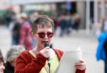 „Oma gegen Rechts“ erhält Auszeichnung