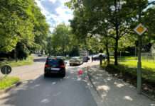 Vorfahrt missachtet: Autofahrerin leicht verletzt