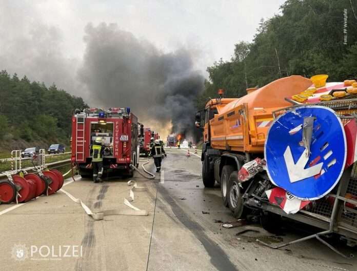 pol-ppwp-lkw-unfall-mit-erheblichen-auswirkungen