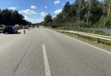 Fahrzeug überschlägt sich auf der BAB6 Richtung Saarbrücken in die Böschung