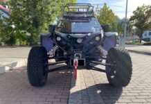 Strandbuggy ohne Betriebserlaubnis und ungesicherte Couch auf Anhänger