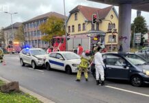 Bei Auffahrunfall Autos aufeinander geschoben