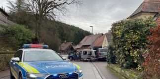 Fahrzeuge durch Feuer beschädigt: Polizei und Staatsanwaltschaft ermitteln – Zeugen gesucht!