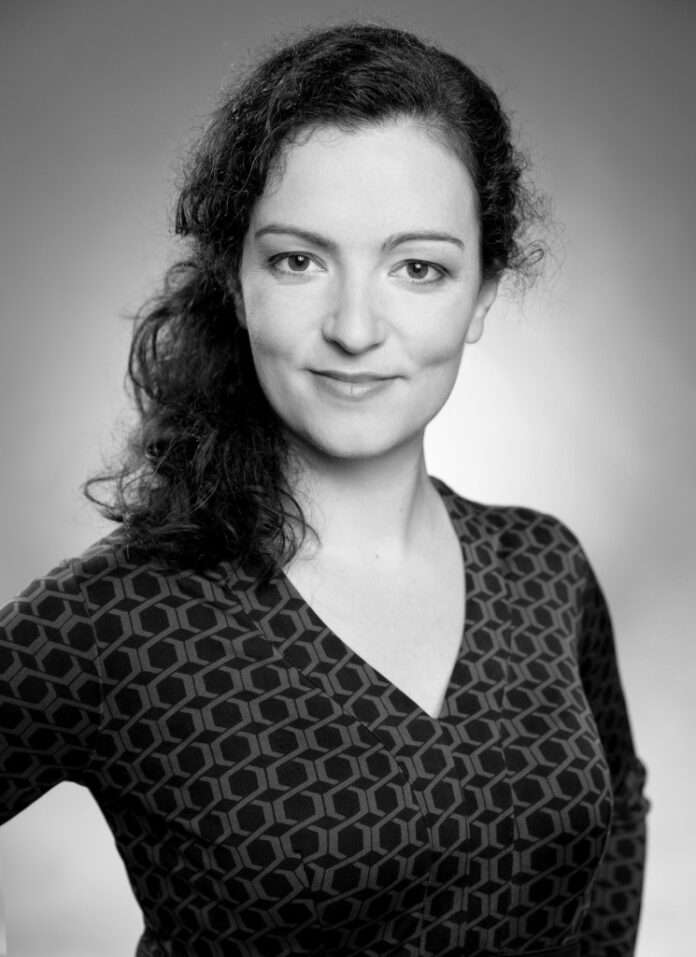 Esther Mertel by Klaudia Taday , klein