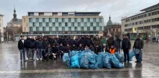 Junge Muslime starten mit Friedensgebet und bürgerschaftlichem Engagement ins neue Jahr 2024!