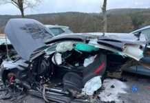 Unfall endet mit zwei Schwerverletzten