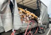 Kaffee auf der Fahrbahn