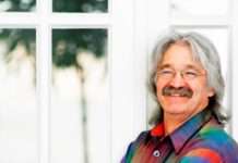 „Demokratische Volkslieder seit 1780“ mit Uli Valnion