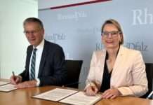 „Gute und gerechte Bildung endet nicht mit der Zeugnisausgabe“: Volkshochschulen und Bildungsministerium setzen erfolgreiches Unterstützungsprogramm „Lernen in den Ferien“ fort