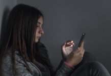 DAK-Gesundheit in Kaiserslautern schaltet Mediensucht-Hotline