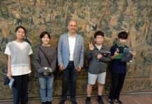 Schulz begrüßt Schüler aus Bunkyo-ku