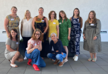 Motivierte Frauen kommen zusammen beim KickOff der „Starthilfe für Gründerinnen in Rheinland-Pfalz“
