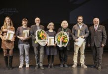 Trophäen an sechs Preisträgerinnen und Preisträger