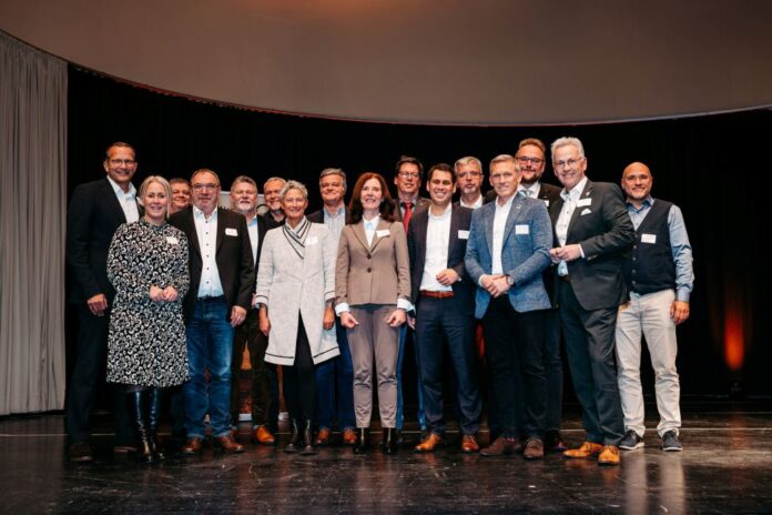 Optimized by JPEGmini 3.18.4.211163429-AP 0x91ad0fe8