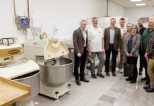 Landrat besucht regionale Landbäckerei – Einblick in Tradition und Moderne