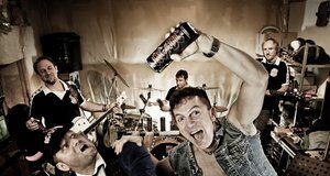 Hole Full Of Love, Kammgarn