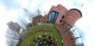 Edelhölzer – Benefizkonzert des Orchester des Wandels in der Friedenskapelle Kaiserslautern