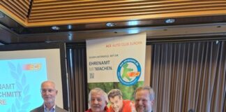 Ehrung von Andreas Schmitt für 25 Jahre ehrenamtliches Engagement beim ACE