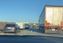 Fahrzeugbrand führt zu Stau und Anzeigen