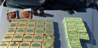 Polizei fängt Ladendiebe und findet Auto voller Butter