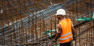 Dickere Lohntüten auf dem Bau – Bauarbeiter in Kaiserslautern sollen Lohn-Check machen