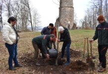 Stadt Kaiserslautern und Humbergturm-Verein pflanzten einen Baum