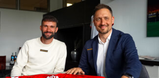 Simon Asta wird ein Roter Teufel