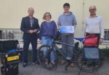 Fahrrad-Servicestation für das Albert-Schweitzer-Gymnasium