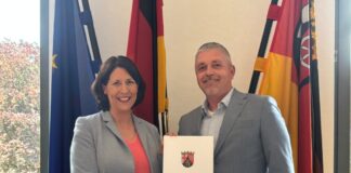 Verkehrsministerin Daniela Schmitt ernennt Elmar Goerz zum Leiter des LBM Kaiserslautern