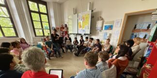 „Hallo Oberbürgermeisterin“ zu Gast bei der Röhmschule – Neues Format fördert Demokratiebildung