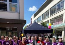 Pflege in den Vordergrund gerückt – Infoaktion zum Tag der Pflege stößt auf großes Interesse – Pflegeschüler führten Umfrage durch