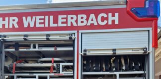 Feuerwehrautos sorgten für leuchtende Kinderaugen