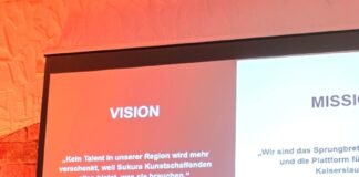 Eröffnungsgeschenk für Sukura e.V.