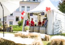 „Miederfeschd“ der Bau AG Kaiserslautern begeistert mit Pfälzer Lebensfreude, Musik und Gemeinschaft