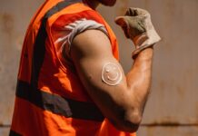 „Sommer-Faustregel“: Alle 15 Minuten ein Glas Wasser – Alle 2 Stunden eincremen