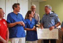 Nach Benefizfußballspiel: Spendenübergabe im Westpfalz-Klinikum