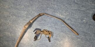 Teleskopschneider beschädigt Fahrzeugtank – Zeugen gesucht!