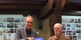 Stadtarchiv erhielt Bücher zur Geschichte der Kammgarnspinnerei