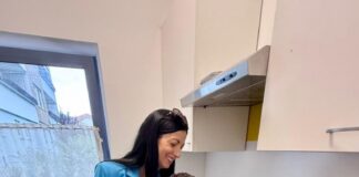 Anja Pfeiffer besucht Kochprojekt „Weltreise im Kochtopf“ im Jugendtreff Betzenberg