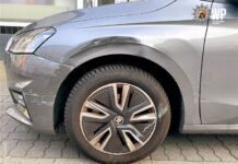 Blaues Unfallfahrzeug gesucht – Zeugen gesucht!