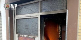 Feuer im Hauseingangsbereich – Zeugen gesucht!