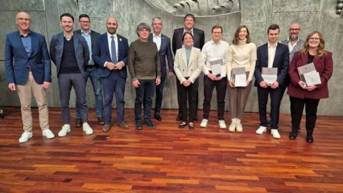 2025-11-18 Sparkasse zeichnet Hochschulabsolventen aus - 20251118_193039-Pressefoto