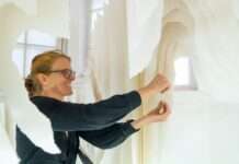 Angela Glajcar im mpk: Prägende Installation erweitert Sammlung – Künstlerinnengespräch und Werkverzeichnis